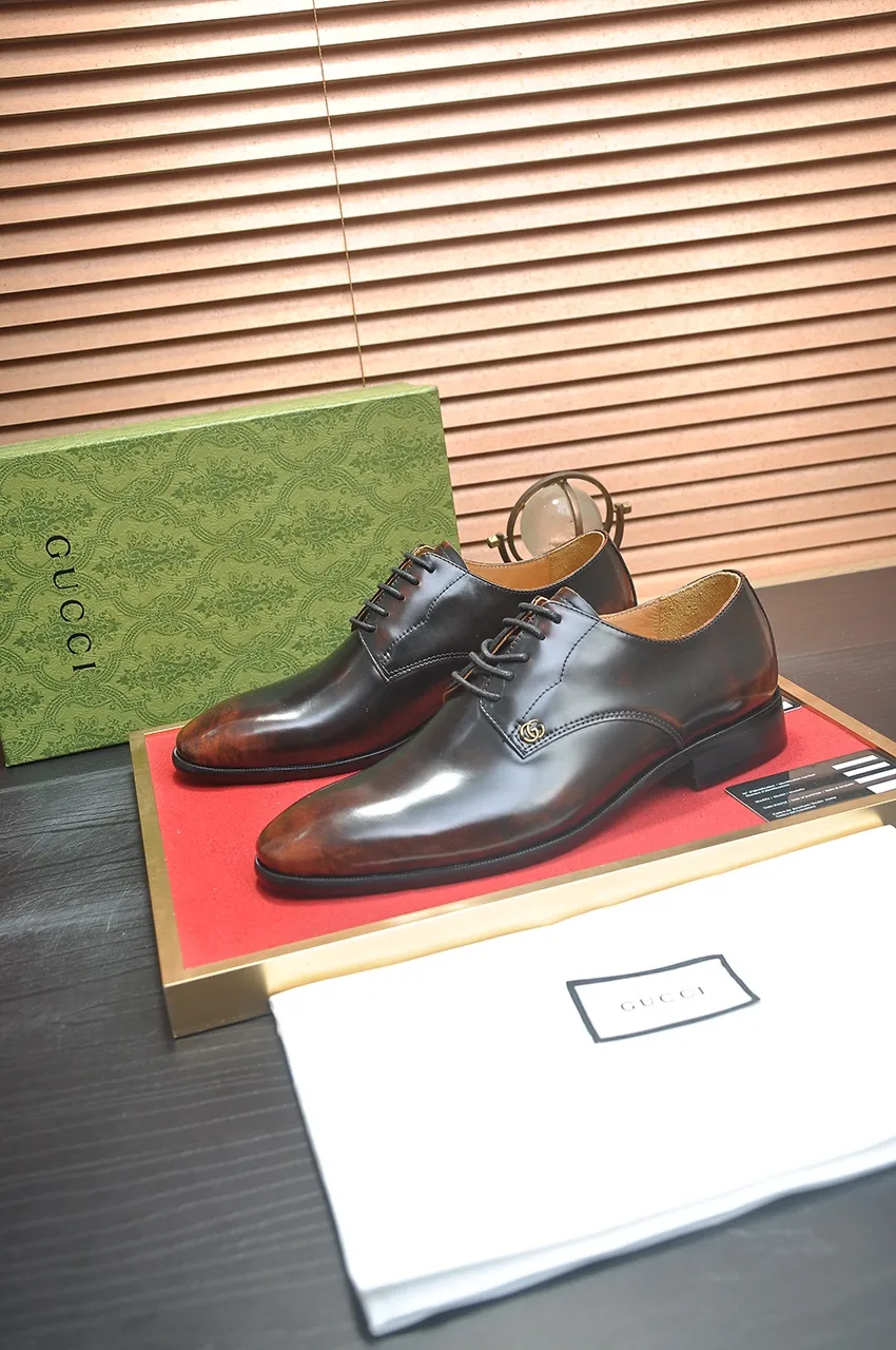Men's shoes💰500💶Italy's top luxury men's shoe giant (GUCCI) (Gucci) (full cowhide lining) new arrival🍃Original European style🔰 Pleasant to the eye😍In order to make the shoes more durable and non-deformable🌀The production continues to follow traditional methods but there is still no lack of innovation💪Choose original sheepskin for the leather♻️ Smooth and natural And extra bright ⭐Made of imported cowhide, the first choice of rich people 38-45 (45 customized)